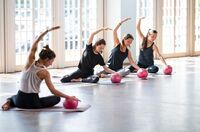 Pilates im Trend: Podcast über Ausbildung & Einstieg