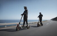 NAVEE definiert den High-End-E-Scooter neu – mit Fahrgefühl auf Automobilniveau