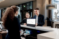 Zwei Displays, ein Monitor