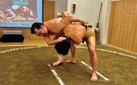 Sumo Show Tokyo bietet in Sunamachi Ginza ein interaktives Sumo-Erlebnis&hellip;